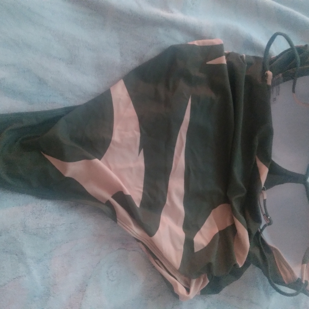 NEW MATTESWIM ONE PIECE SWIMSUIT - Picture 2 of 5